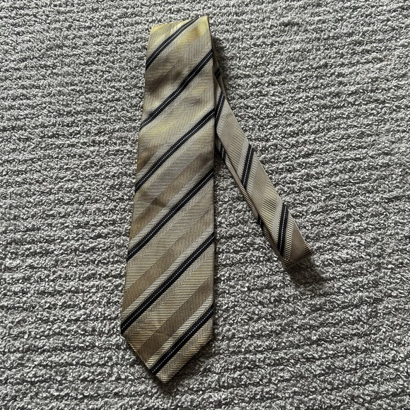 Alexander Julian Other - Alexander Julian Silk Tie Gold Navy Striped OS Vintage Preppy Retro 80s Dapper